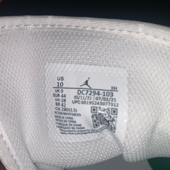 Air Jordan 1 Mid SE - Picture 4 of 4